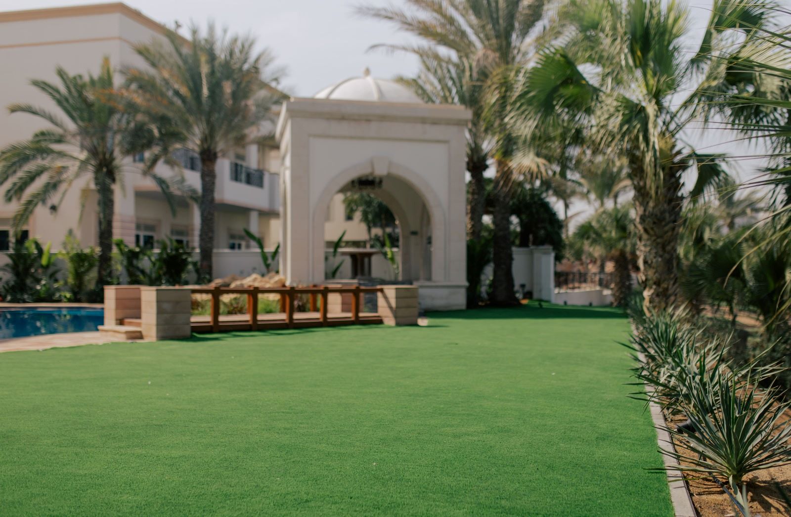 Landscape fit-out Emirates Hills Dubai
