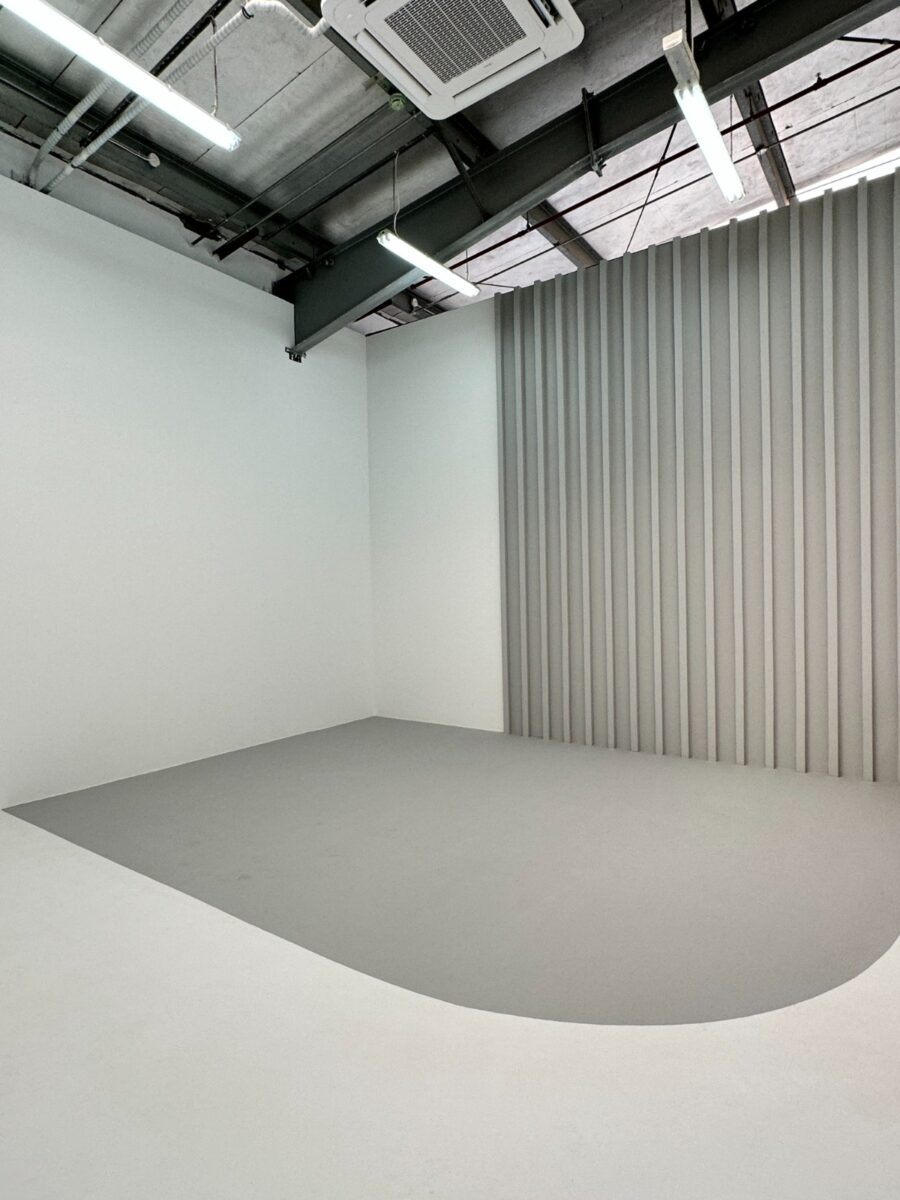 Textured wall finishes photo studio Jebel Ali — Grand Builder renovation